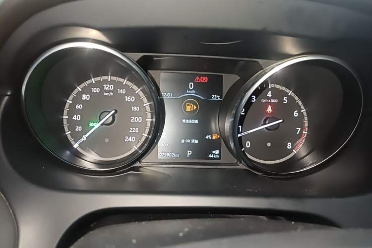 Used Land Rover Discovery Sport 2018 240 PS HSE Version Instrument Cluster