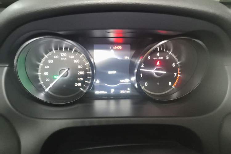 Used Land Rover Discovery Sport 2018 240 PS HSE LUXURY Edition Instrument Cluster