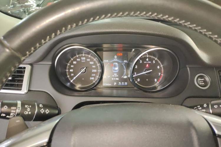 Used Land Rover Discovery Sport 2018 240 PS SE Version Instrument Cluster