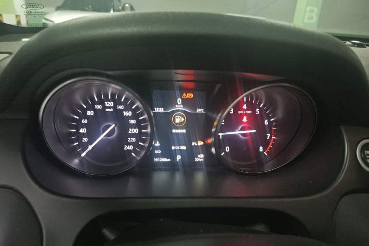 Used Land Rover Discovery Sport 2018 240 PS SE Version Instrument Cluster