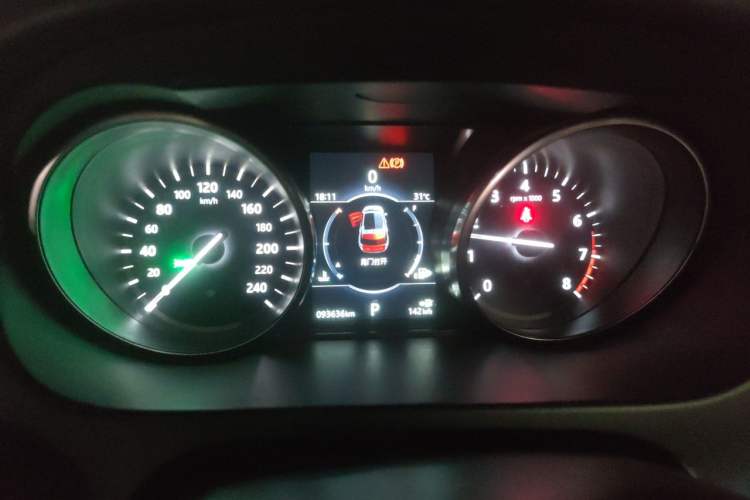 Used Land Rover Discovery Sport 2018 240 PS SE Version Instrument Cluster