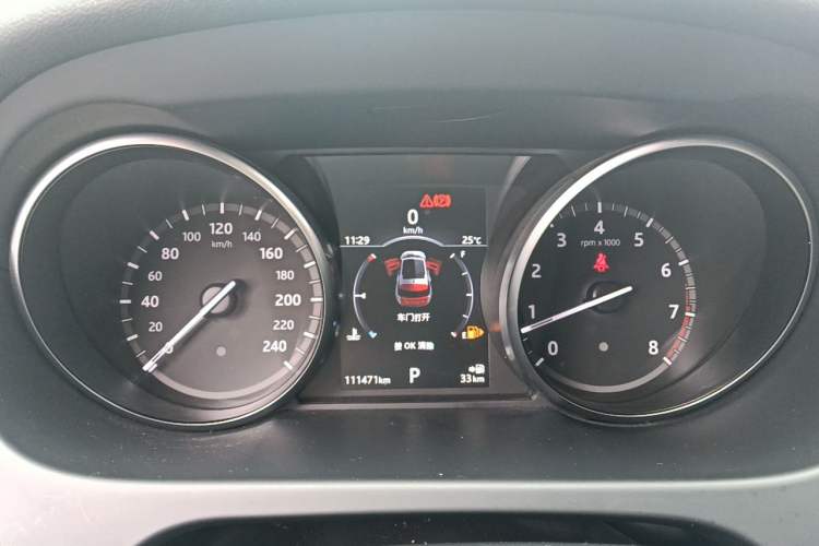 Used Land Rover Discovery Sport 2018 240 PS HSE Version Instrument Cluster