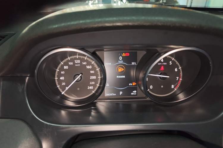Used Land Rover Discovery Sport 2018 240 PS HSE Version Instrument Cluster