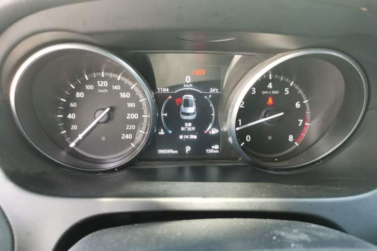Used Land Rover Discovery Sport 2018 240 PS SE Version Instrument Cluster
