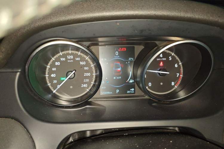 Used Land Rover Discovery Sport 2018 240 PS SE Version Instrument Cluster
