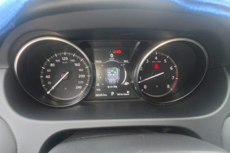 Used Land Rover Discovery Sport 2018 240 PS HSE Version Instrument Cluster