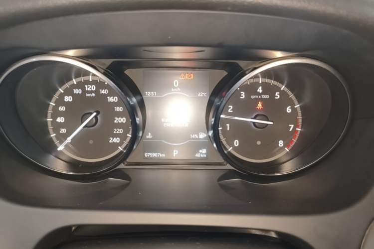 Used Land Rover Discovery Sport 2018 240 PS HSE Version Instrument Cluster