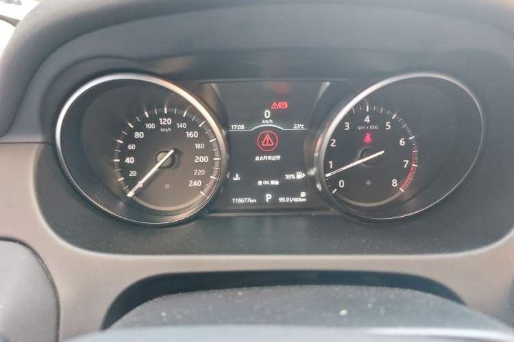 Used Land Rover Discovery Sport 2018 240 PS SE Version Instrument Cluster