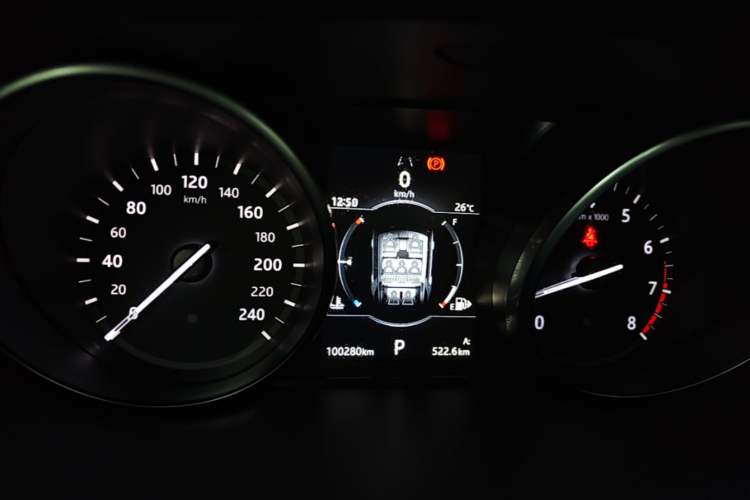 Used Land Rover Discovery Sport 2018 240 PS HSE Version Instrument Cluster