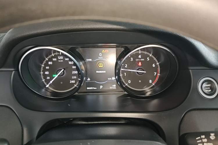 Used Land Rover Discovery Sport 2018 240 PS PURE Edition Instrument Cluster