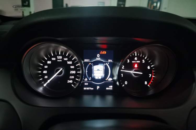 Used Land Rover Discovery Sport 2018 240 PS SE Version Instrument Cluster