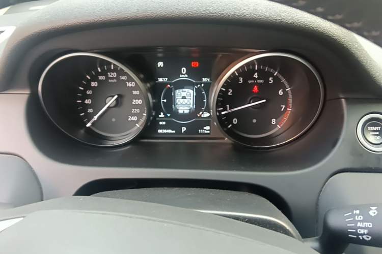 Used Land Rover Discovery Sport 2018 240 PS SE Version Instrument Cluster