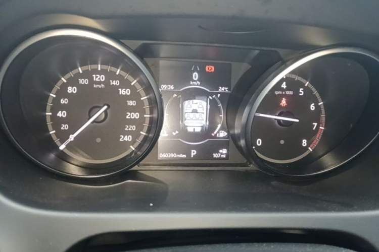 Used Land Rover Discovery Sport 2018 240 PS SE Version Instrument Cluster