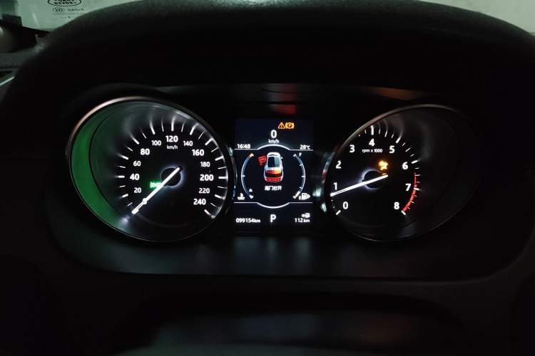 Used Land Rover Discovery Sport 2018 240 PS PURE Edition Instrument Cluster