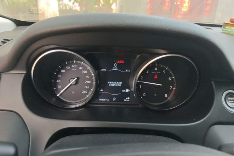 Used Land Rover Discovery Sport 2018 240 PS SE Version Instrument Cluster