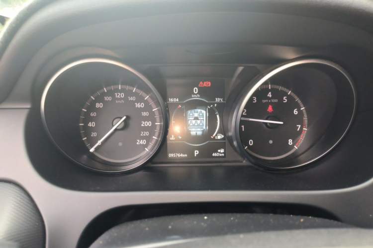Used Land Rover Discovery Sport 2018 240 PS SE Version Instrument Cluster