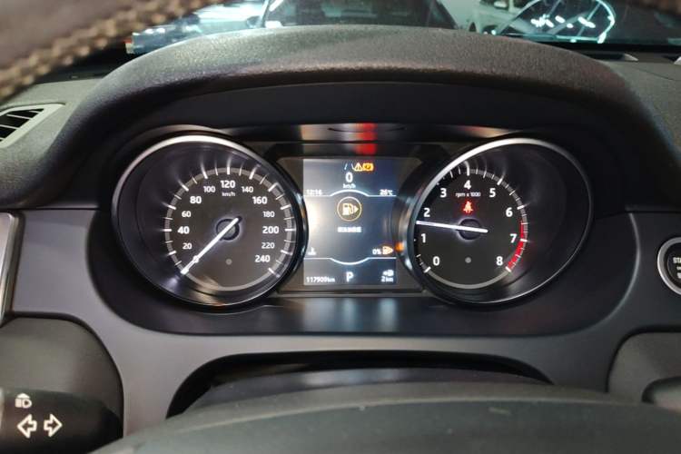 Used Land Rover Discovery Sport 2018 240 PS SE Version Instrument Cluster