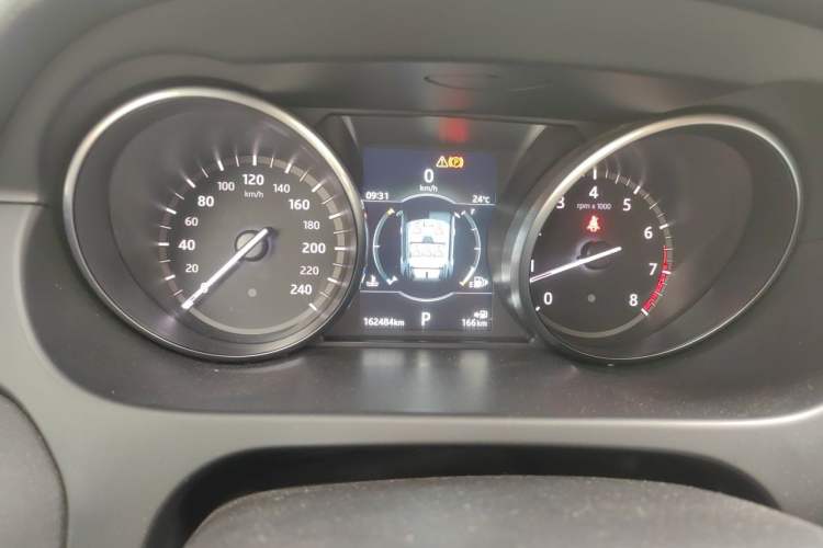 Used Land Rover Discovery Sport 2018 240 PS PURE Edition Instrument Cluster