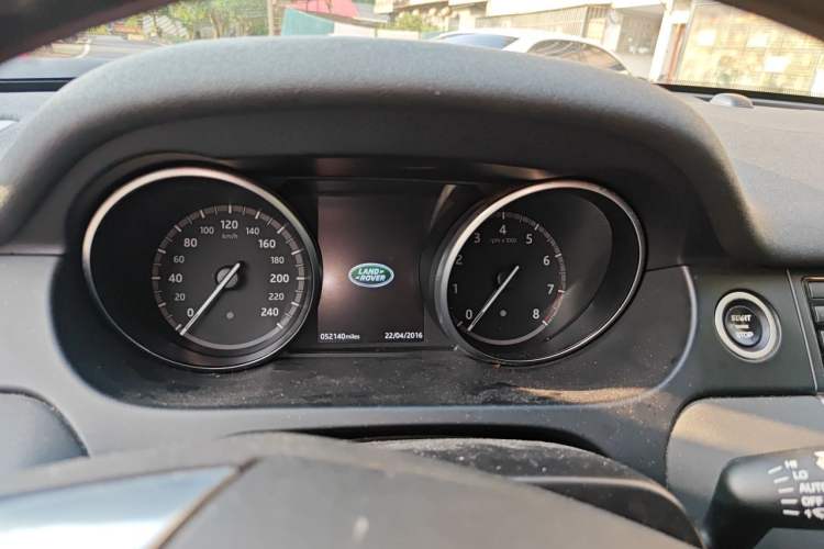 Used Land Rover Discovery Sport 2018 240 PS SE Version Instrument Cluster