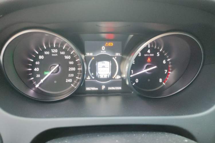 Used Land Rover Discovery Sport 2018 240 PS HSE Version Instrument Cluster