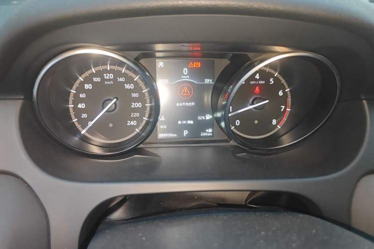 Used Land Rover Discovery Sport 2018 200 PS PURE Edition Instrument Cluster