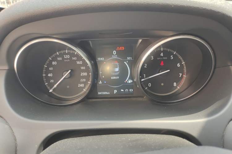 Used Land Rover Discovery Sport 2018 240 PS SE Version Instrument Cluster
