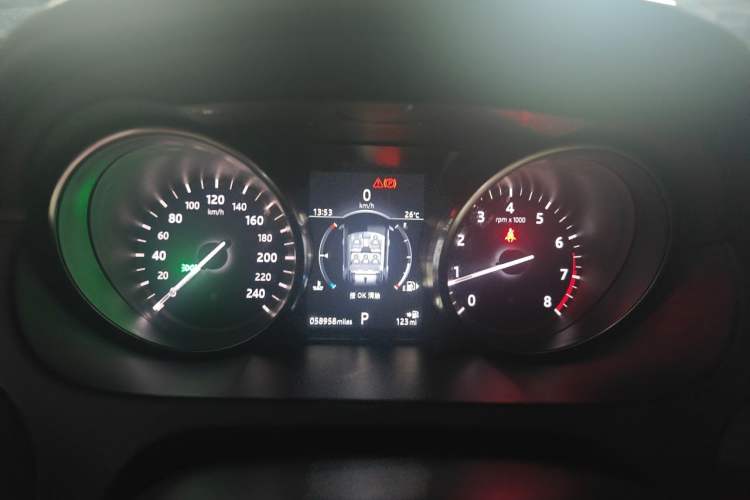 Used Land Rover Discovery Sport 2018 240 PS SE Version Instrument Cluster