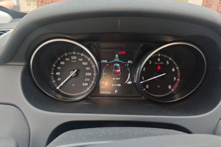 Used Land Rover Discovery Sport 2018 240 PS HSE Version Instrument Cluster