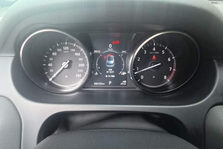 Used Land Rover Discovery Sport 2018 200 PS PURE Edition Instrument Cluster