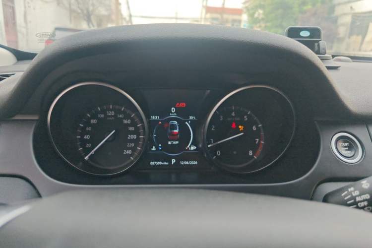 Used Land Rover Discovery Sport 2018 240 PS SE Version Instrument Cluster