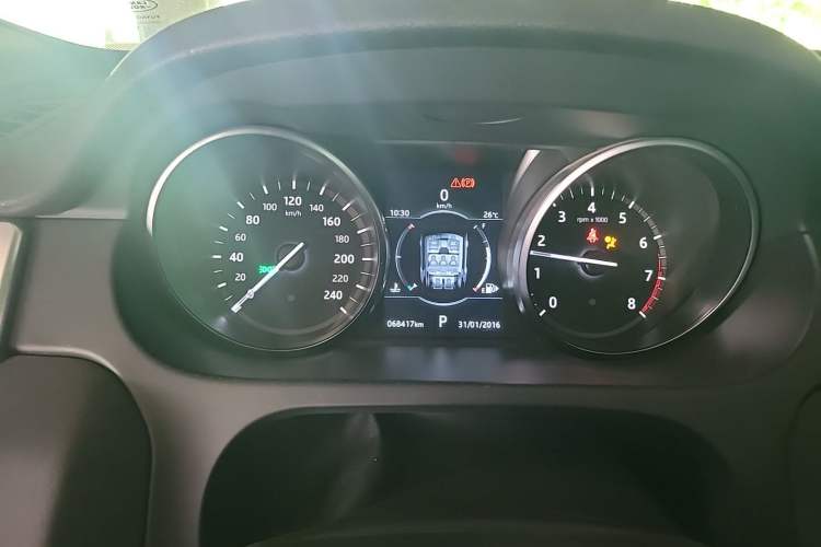 Used Land Rover Discovery Sport 2018 240 PS HSE Version Instrument Cluster