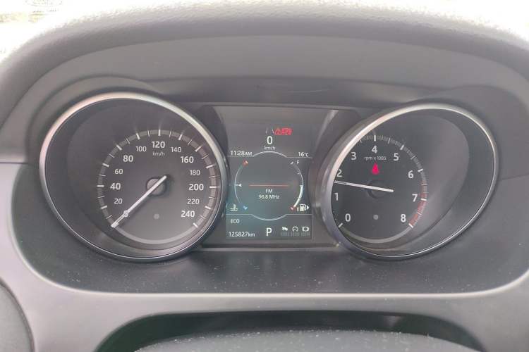 Used Land Rover Discovery Sport 2018 240 PS SE Version Instrument Cluster