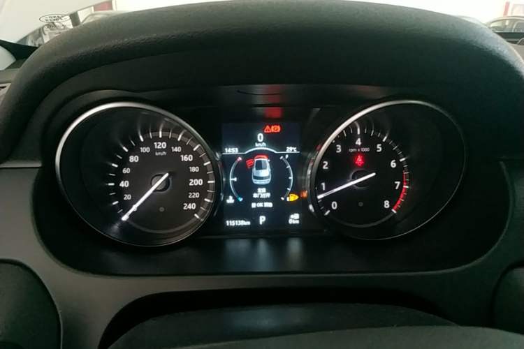 Used Land Rover Discovery Sport 2018 240 PS SE Version Instrument Cluster