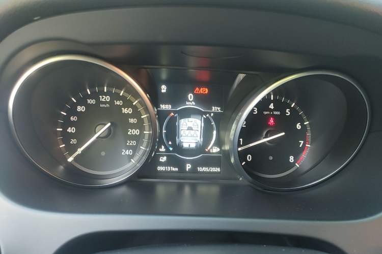 Used Land Rover Discovery Sport 2018 240 PS SE Version Instrument Cluster