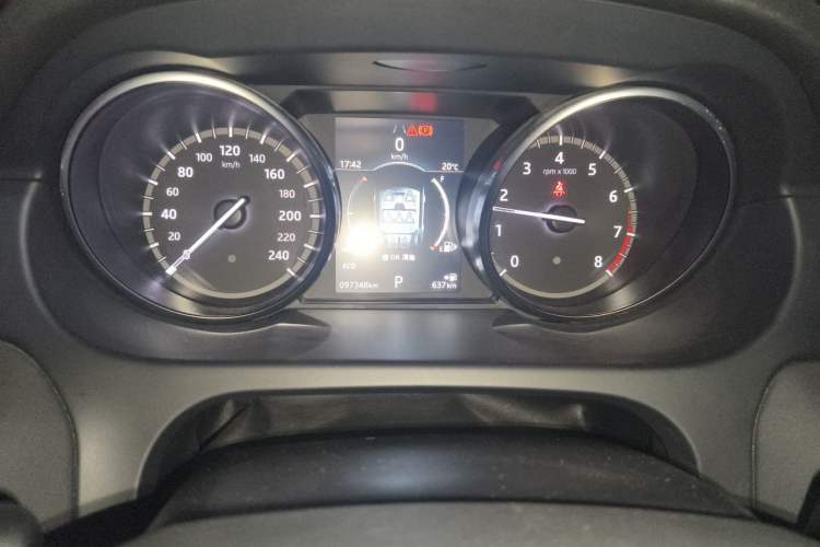 Used Land Rover Discovery Sport 2018 240 PS HSE Version Instrument Cluster