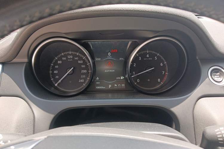 Used Land Rover Discovery Sport 2018 240 PS SE Version Instrument Cluster