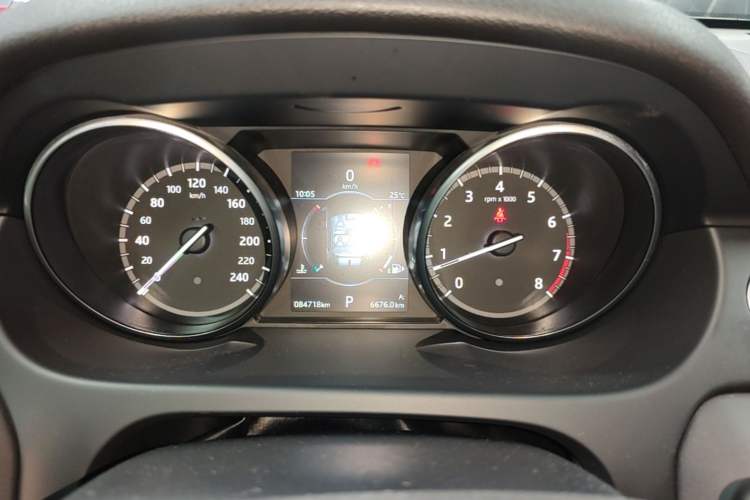 Used Land Rover Discovery Sport 2018 240 PS SE Version Instrument Cluster