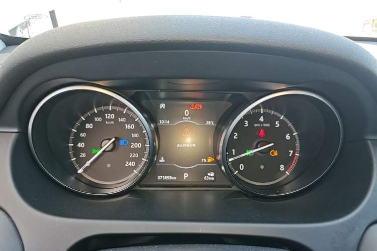 Used Land Rover Discovery Sport 2018 240 PS SE Version Instrument Cluster