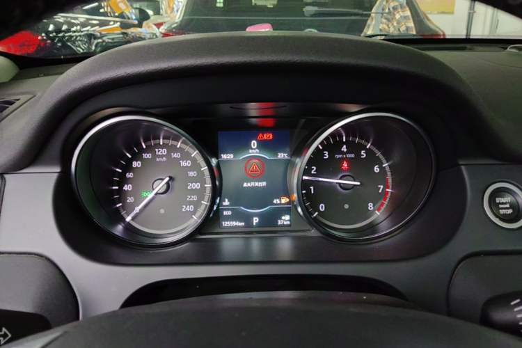 Used Land Rover Discovery Sport 2018 240 PS SE Version Instrument Cluster