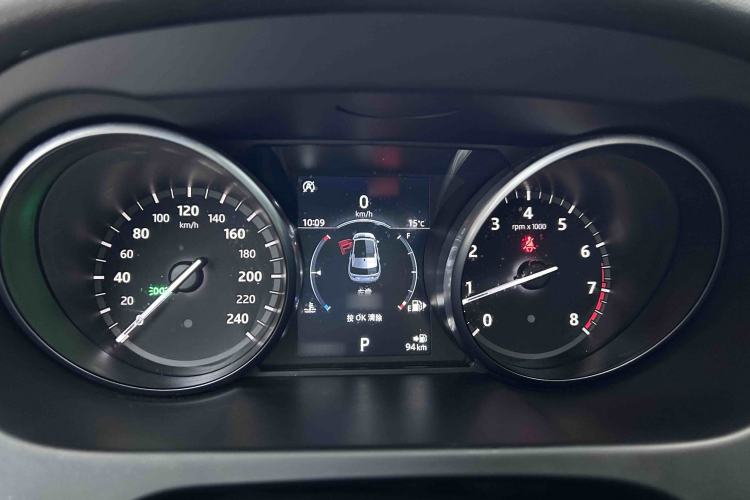 Used Land Rover Discovery Sport 2018 240 PS HSE Version Instrument Cluster