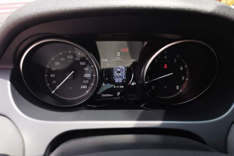 Used Land Rover Discovery Sport 2018 240 PS PURE Edition Instrument Cluster