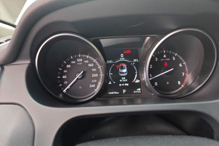 Used Land Rover Discovery Sport 2018 240 PS SE Version Instrument Cluster