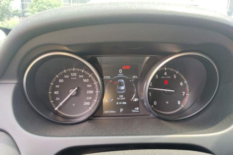 Used Land Rover Discovery Sport 2018 240 PS HSE Version Instrument Cluster