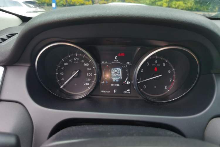 Used Land Rover Discovery Sport 2018 240 PS SE Version Instrument Cluster