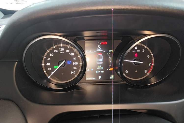 Used Land Rover Discovery Sport 2018 240 PS SE Version Instrument Cluster