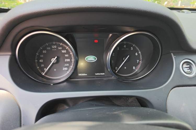 Used Land Rover Discovery Sport 2018 240 PS HSE Version Instrument Cluster