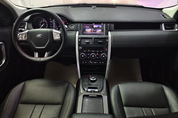Used Land Rover Discovery Sport 2018 240 PS HSE Version Interior 1