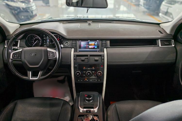 Used Land Rover Discovery Sport 2018 240 PS SE Version Interior 1