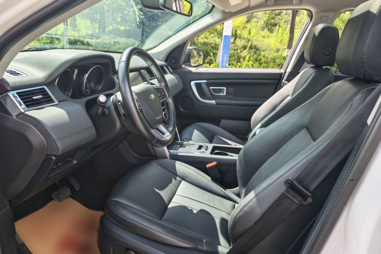 Used Land Rover Discovery Sport 2018 240 PS HSE Version Interior 1