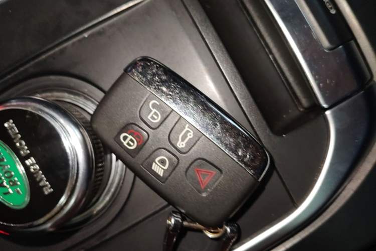 Used Land Rover Discovery Sport 2018 240 PS SE Version Interior 1